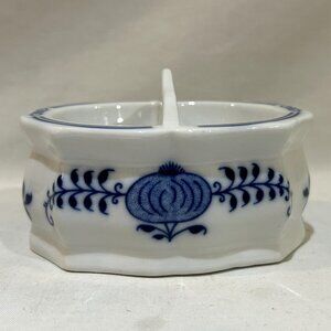 Zwiebelmuster Blue Onion Open Salt Cellar Divided Dish Czechoslovakia EUC